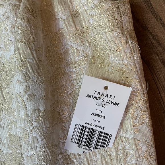 NWT TAHARI Arthur S Levine Champagne & Gold Formal Dress SZ 8 - Picture 13 of 13